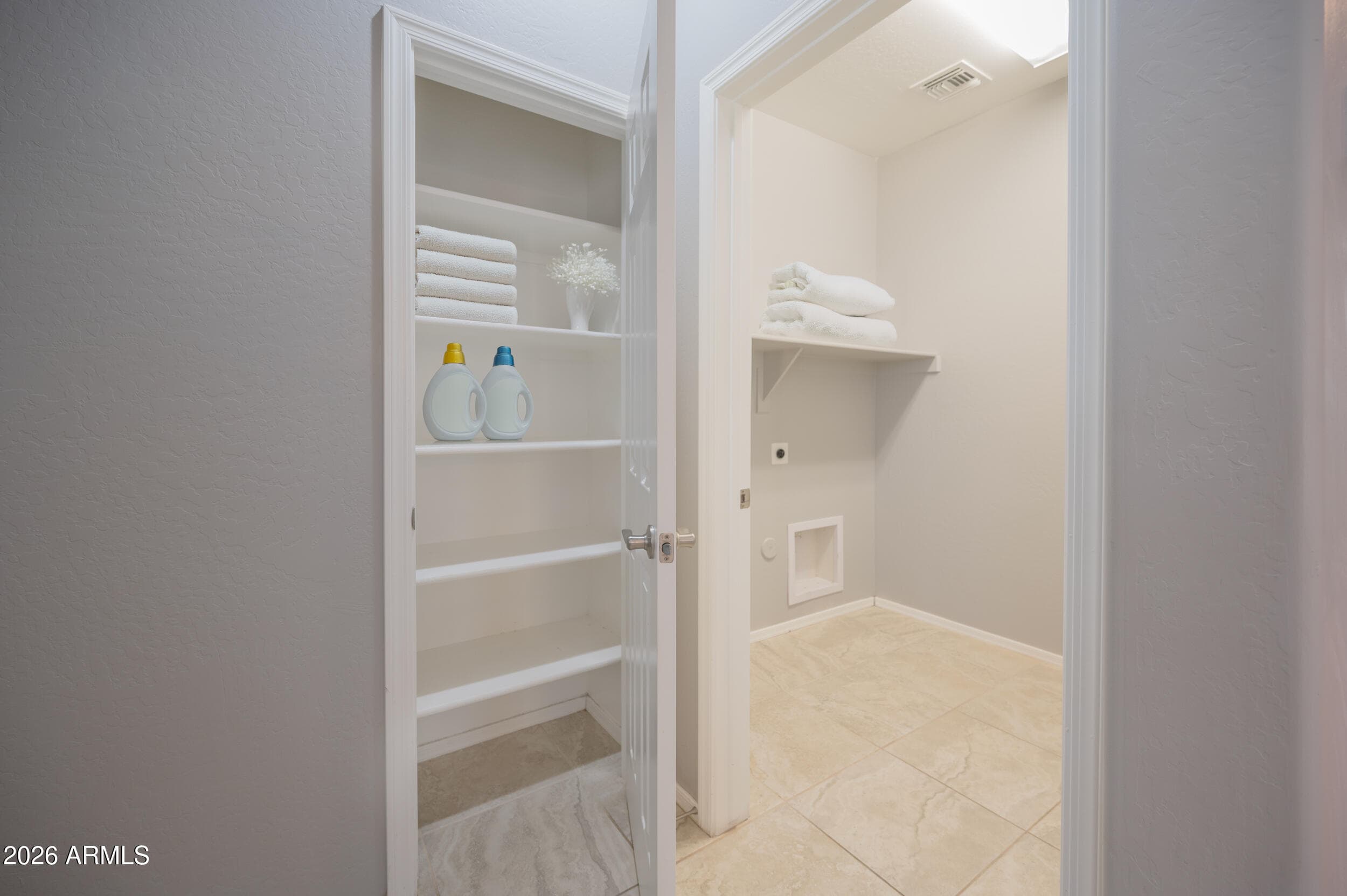 952 S OLYMPIC Drive, Gilbert, AZ 85296 — photo 10 of 24