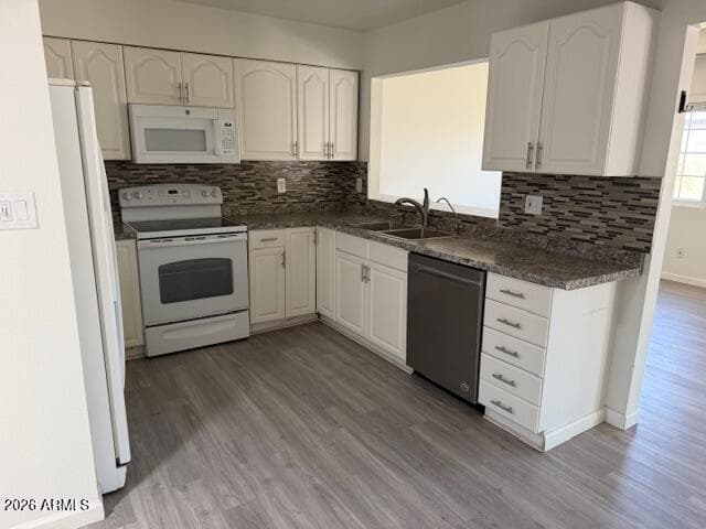3033 S LONGMORE, Mesa, AZ 85202 — photo 5 of 20