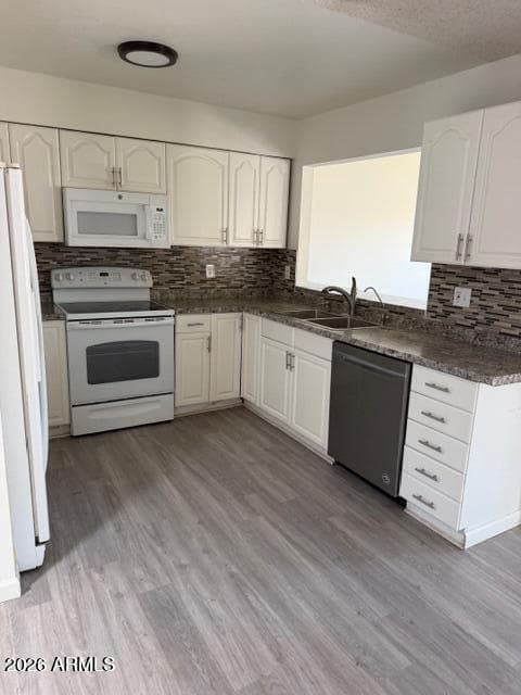 3033 S LONGMORE, Mesa, AZ 85202 — photo 4 of 20