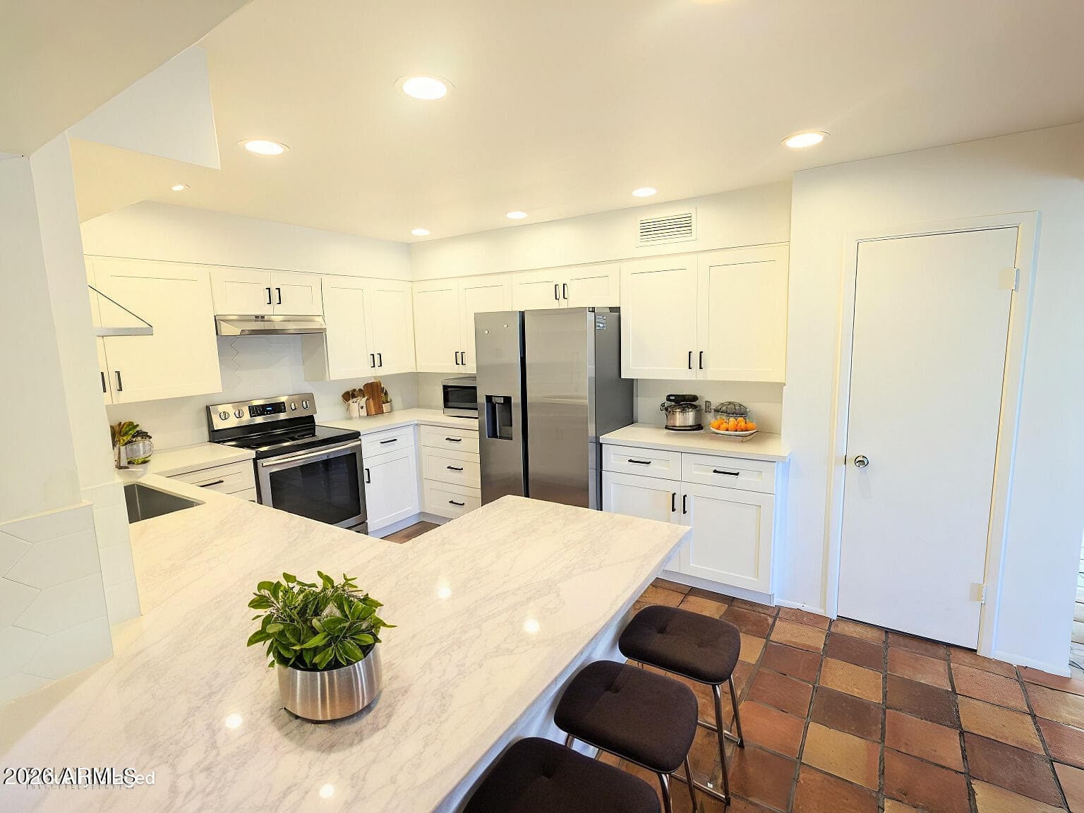 7662 E MINNEZONA Avenue, Scottsdale, AZ 85251 — photo 1 of 6