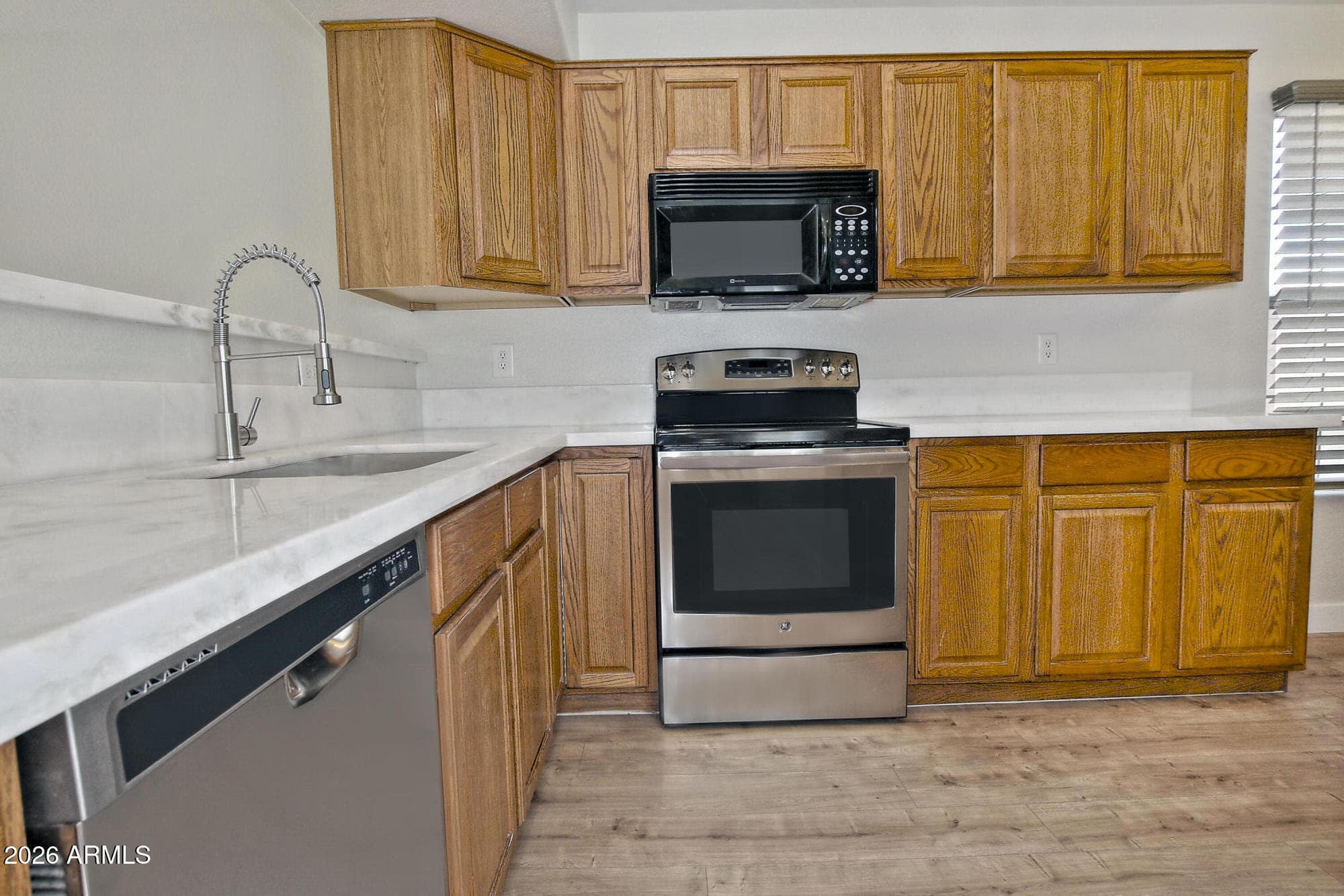 2237 E AUSTIN Drive, Gilbert, AZ 85296 — photo 9 of 39