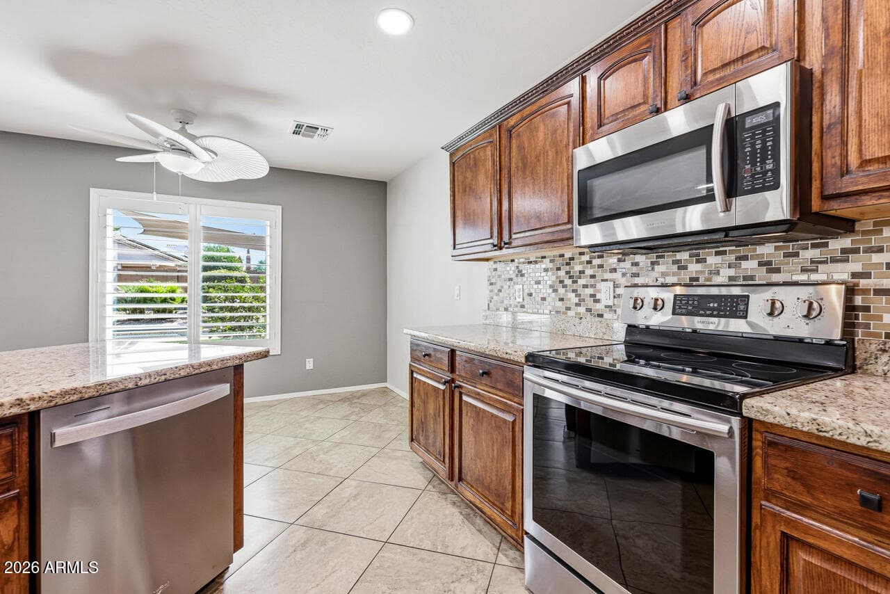 1059 S 226TH Drive, Buckeye, AZ 85326 — photo 5 of 79