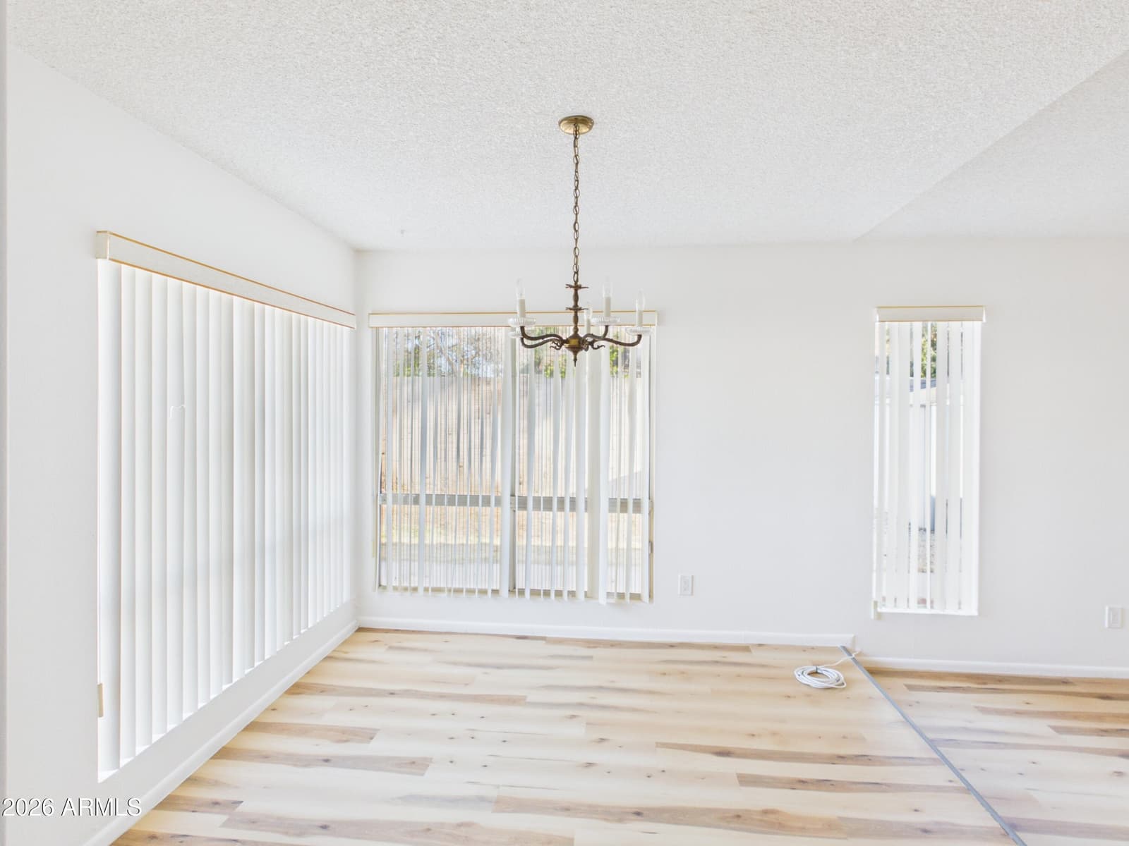 4033 W GRISWOLD Road, Phoenix, AZ 85051 — photo 12 of 45