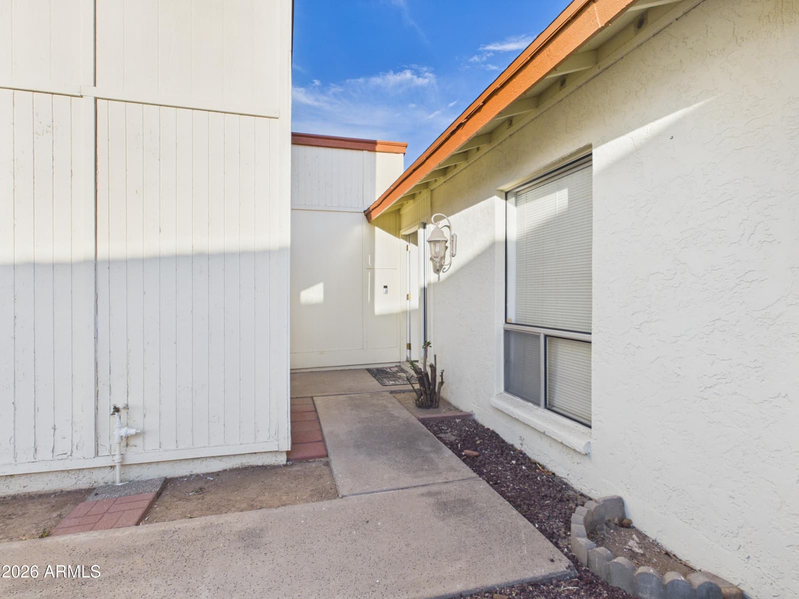 4033 W GRISWOLD Road, Phoenix, AZ 85051 — photo 5 of 45