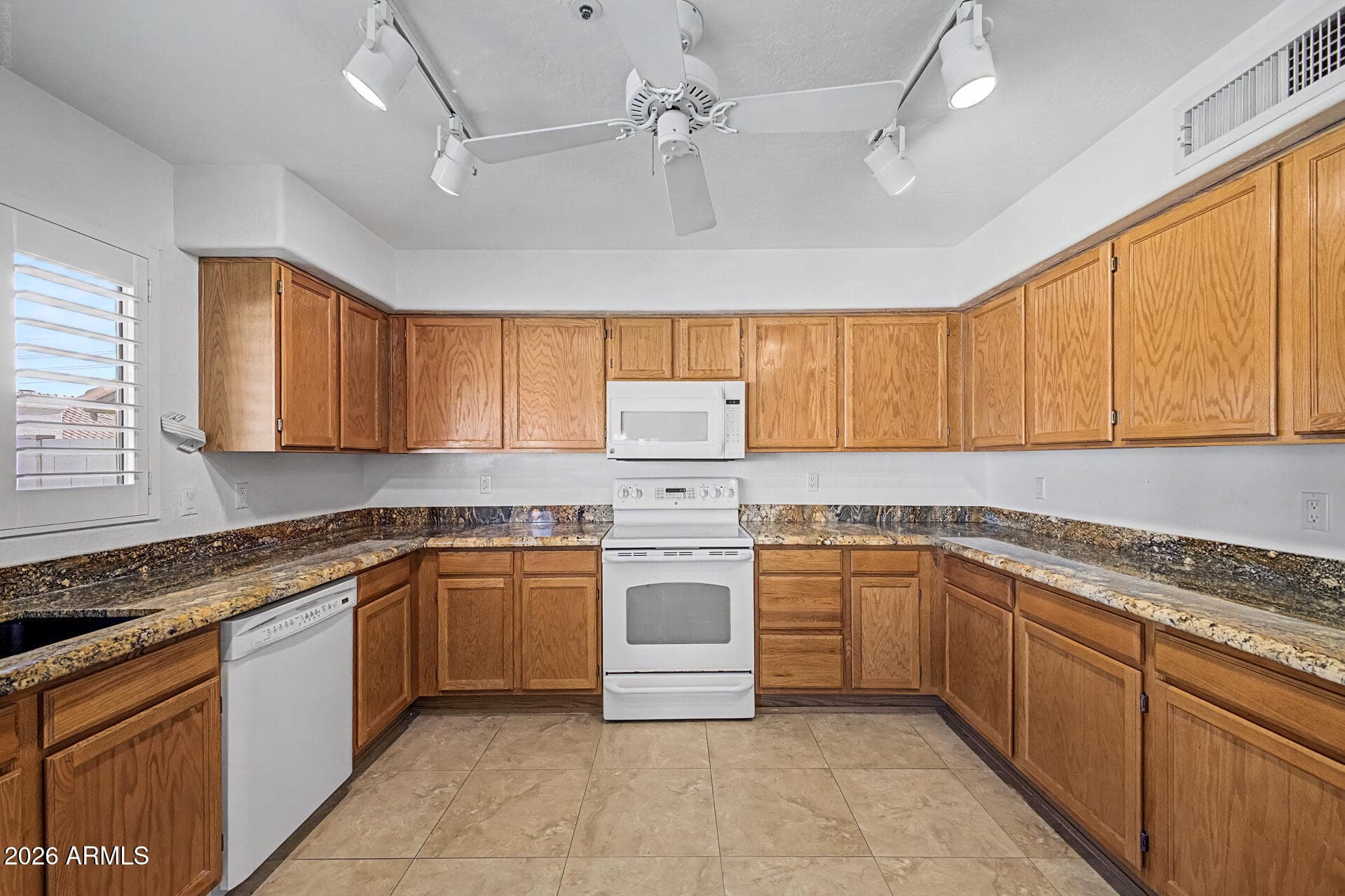 8839 E FLORIADE Drive, Scottsdale, AZ 85260 — photo 13 of 29