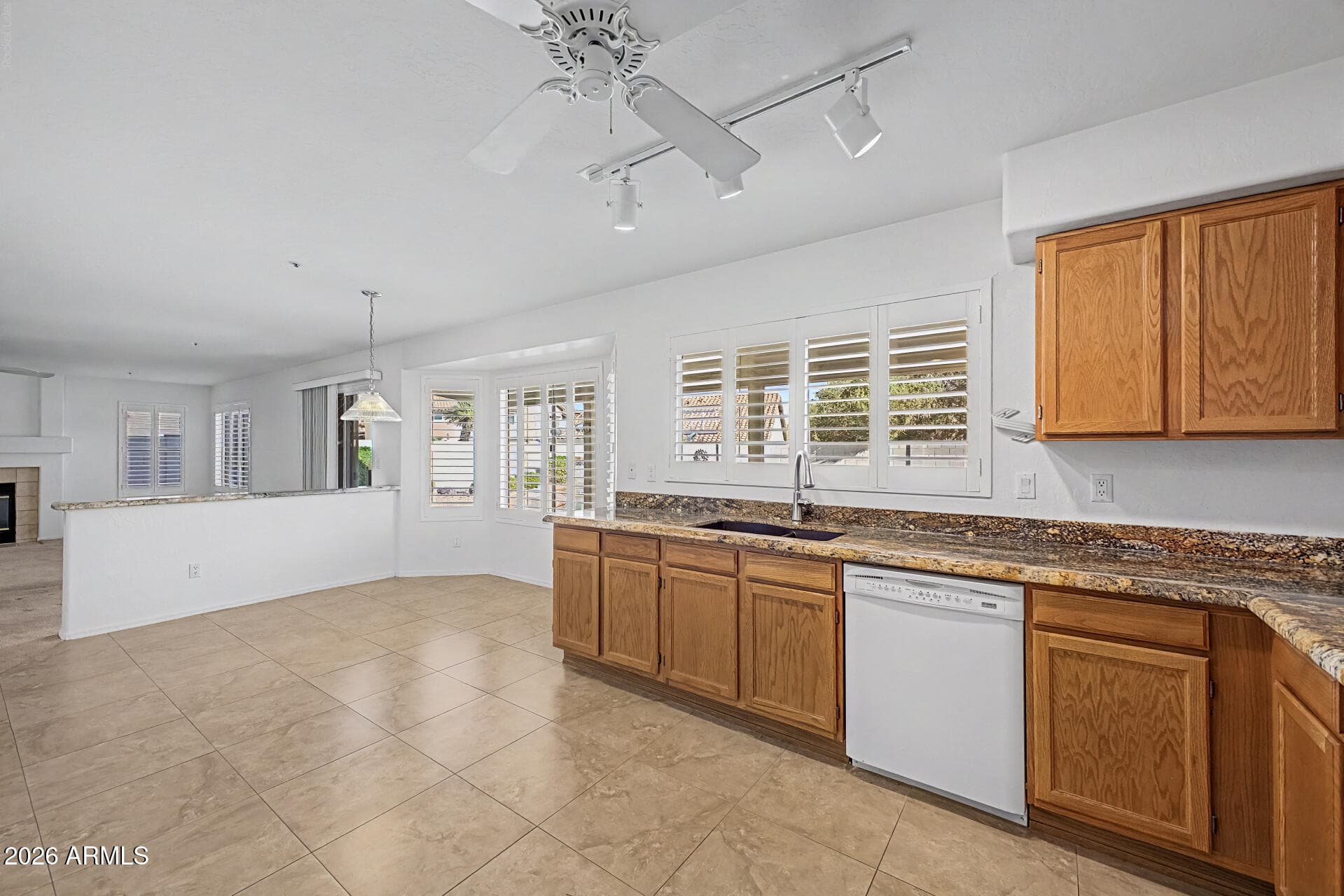 8839 E FLORIADE Drive, Scottsdale, AZ 85260 — photo 4 of 29