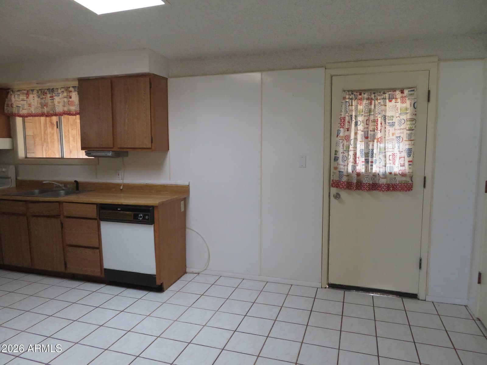 211 Dragoon Street, Huachuca City, AZ 85616 — photo 9 of 33