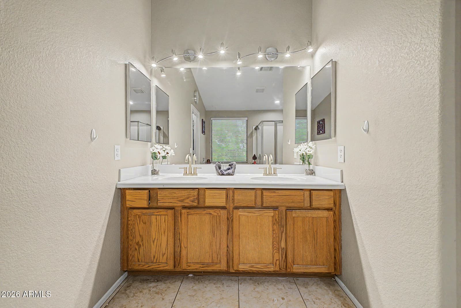 8959 E HILLVIEW Street, Mesa, AZ 85207 — photo 13 of 17