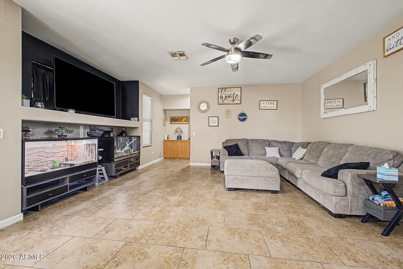 8959 E HILLVIEW Street, Mesa, AZ 85207 — photo 7 of 17