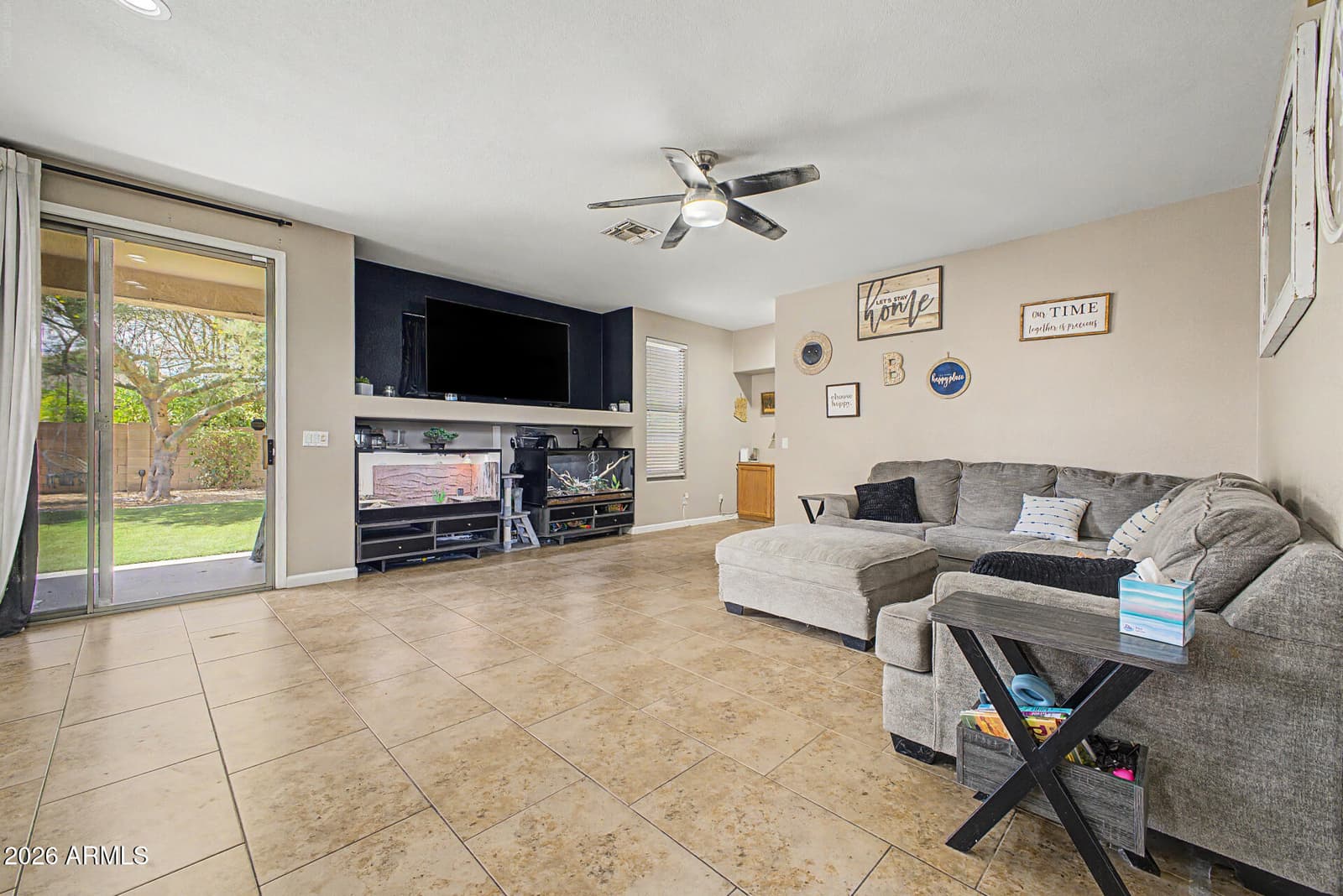 8959 E HILLVIEW Street, Mesa, AZ 85207 — photo 6 of 17
