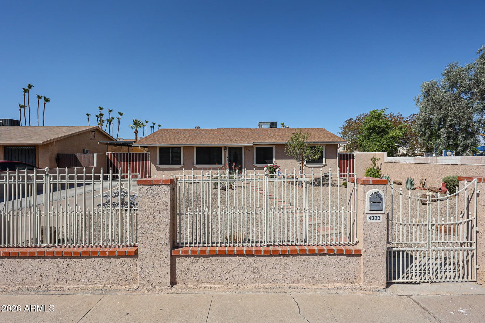 4332 W CLARENDON Avenue, Phoenix, AZ 85031 — photo 2 of 46