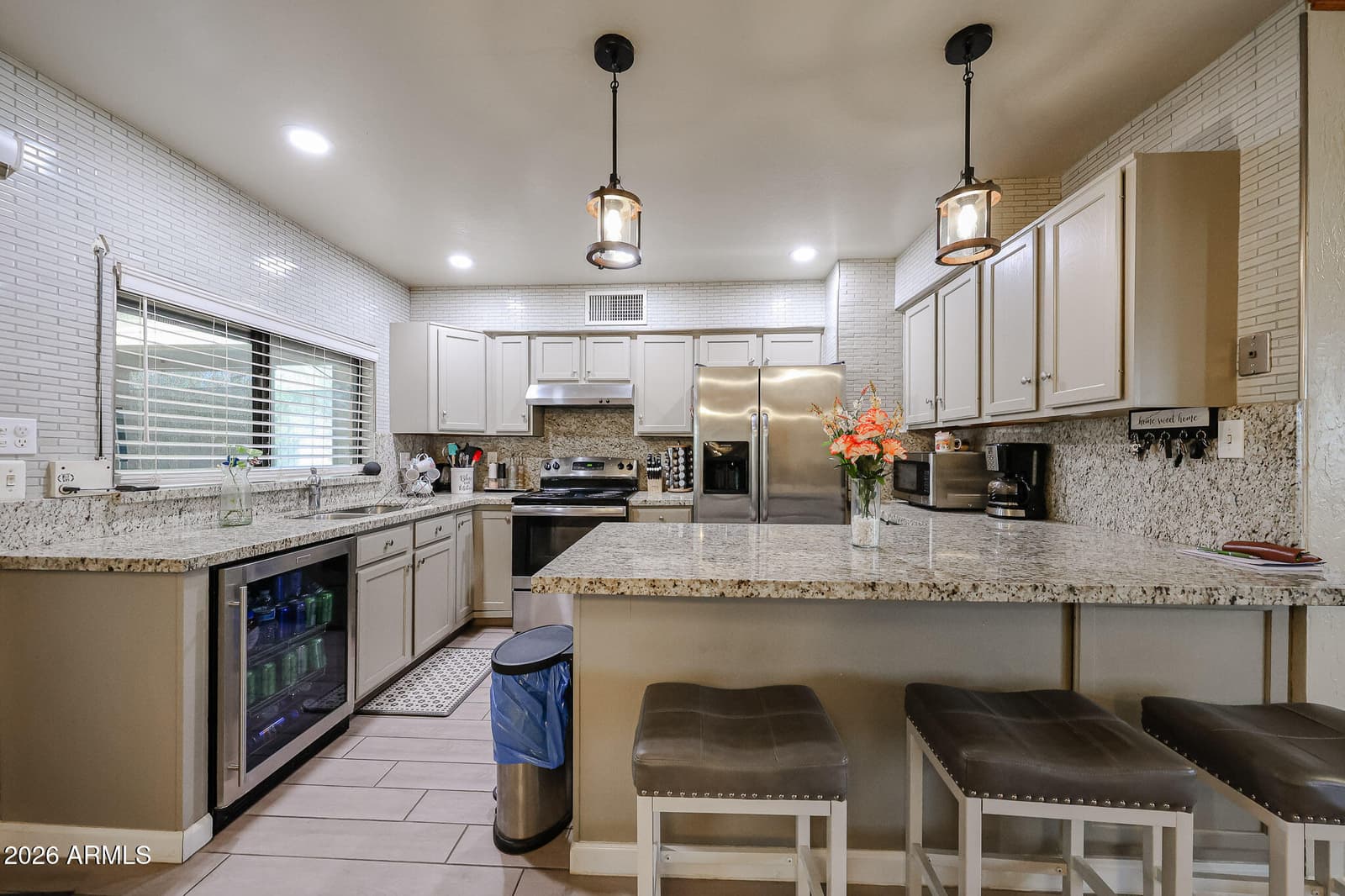 4332 W CLARENDON Avenue, Phoenix, AZ 85031 — photo 4 of 46