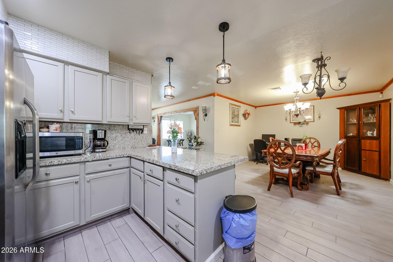4332 W CLARENDON Avenue, Phoenix, AZ 85031 — photo 6 of 46