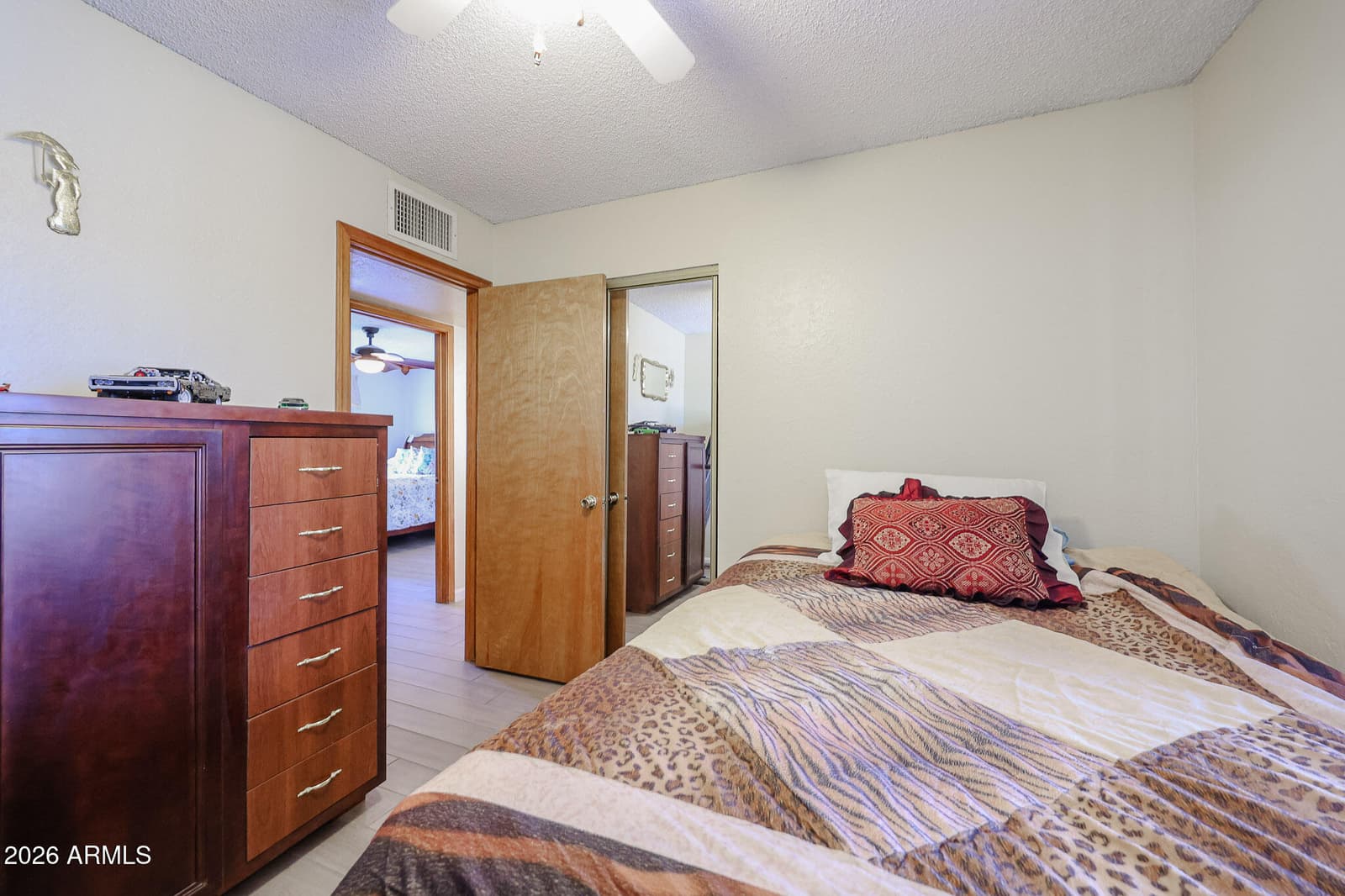 4332 W CLARENDON Avenue, Phoenix, AZ 85031 — photo 17 of 46