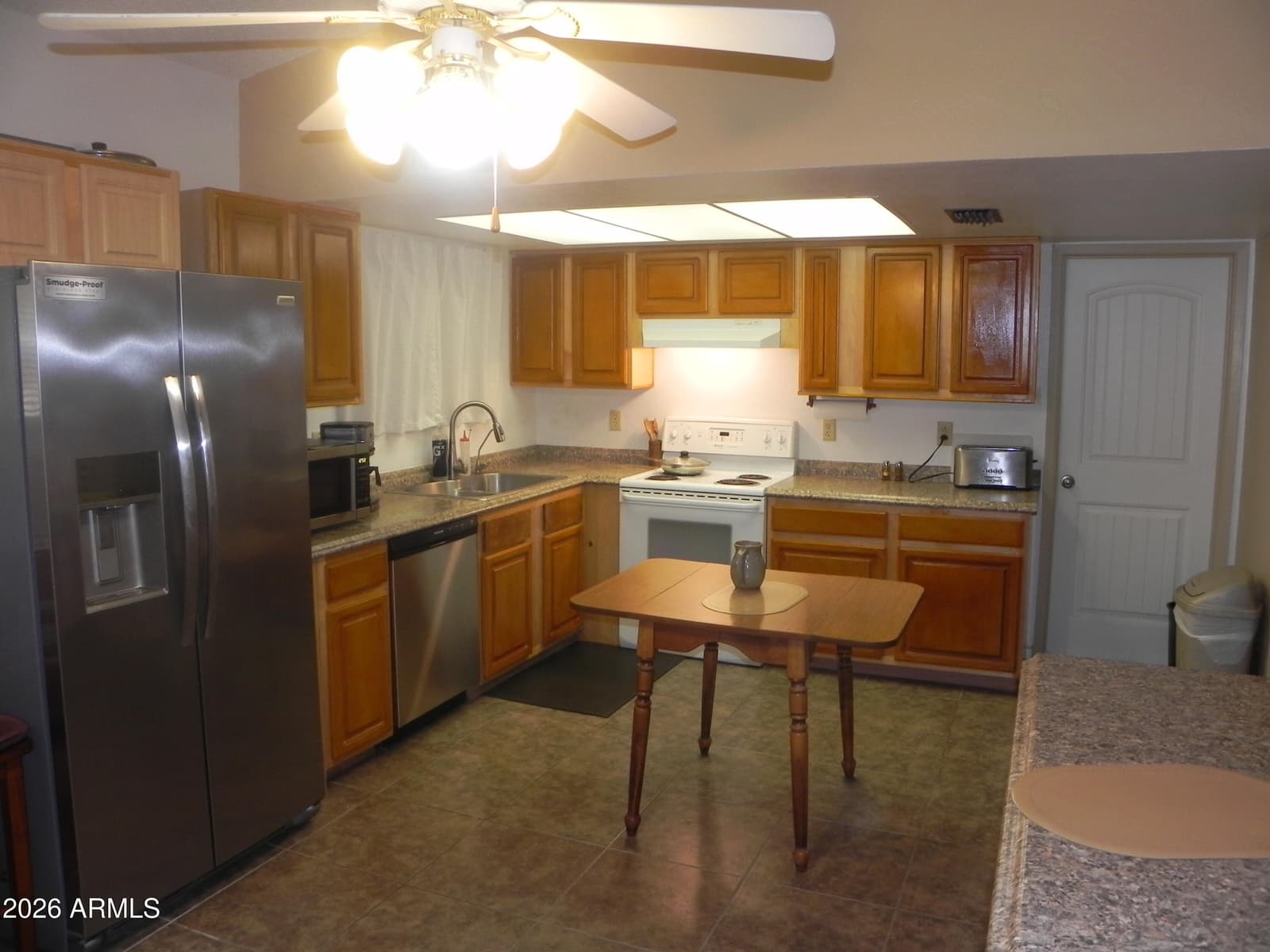 307 W TARO Lane, Phoenix, AZ 85027 — photo 8 of 31