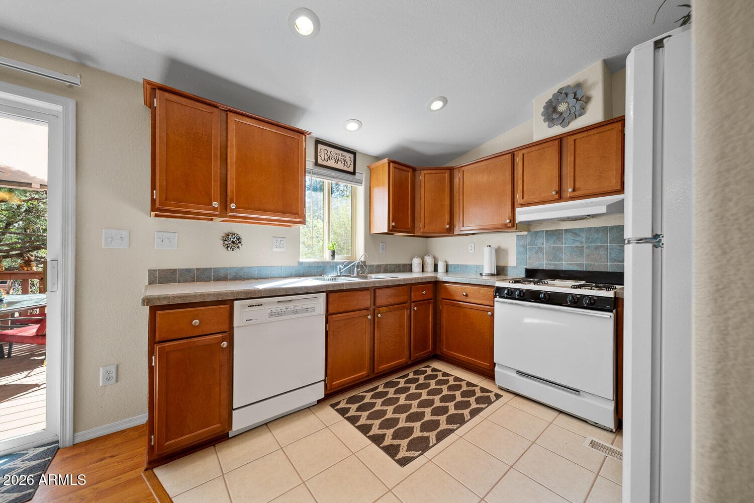 1001 S Cherokee Drive, Show Low, AZ 85901 — photo 16 of 33
