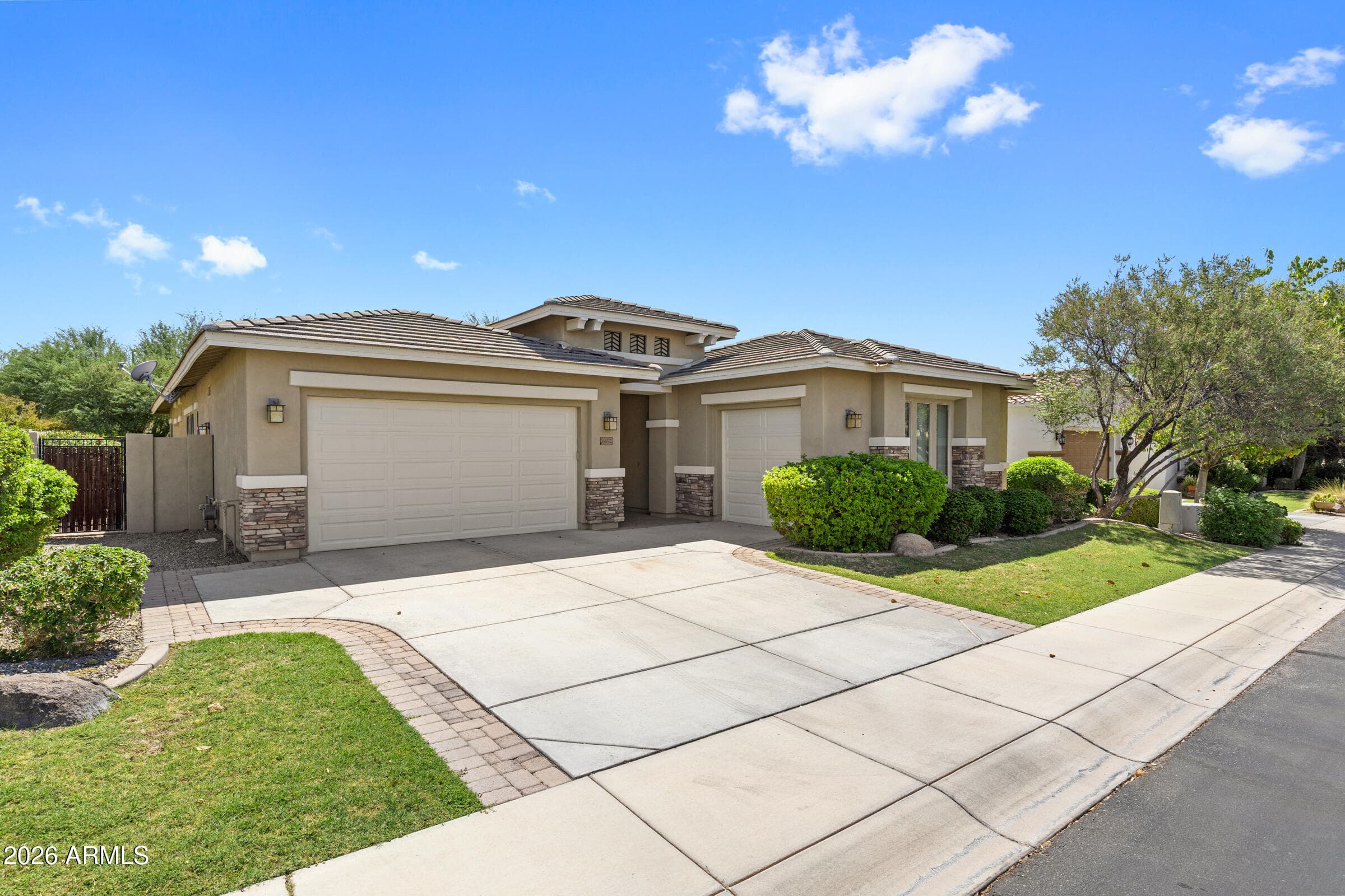 6692 S LYON Drive, Gilbert, AZ 85298 — photo 1 of 36