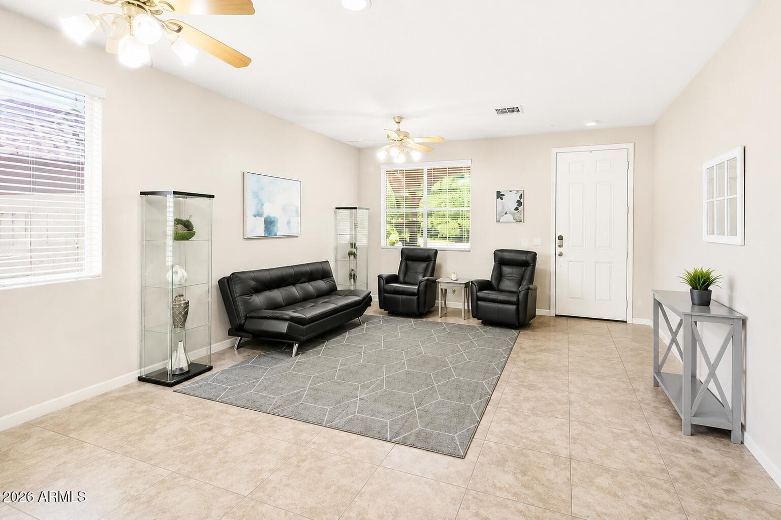 5011 S CARLYLE Drive, Gilbert, AZ 85298 — photo 3 of 44
