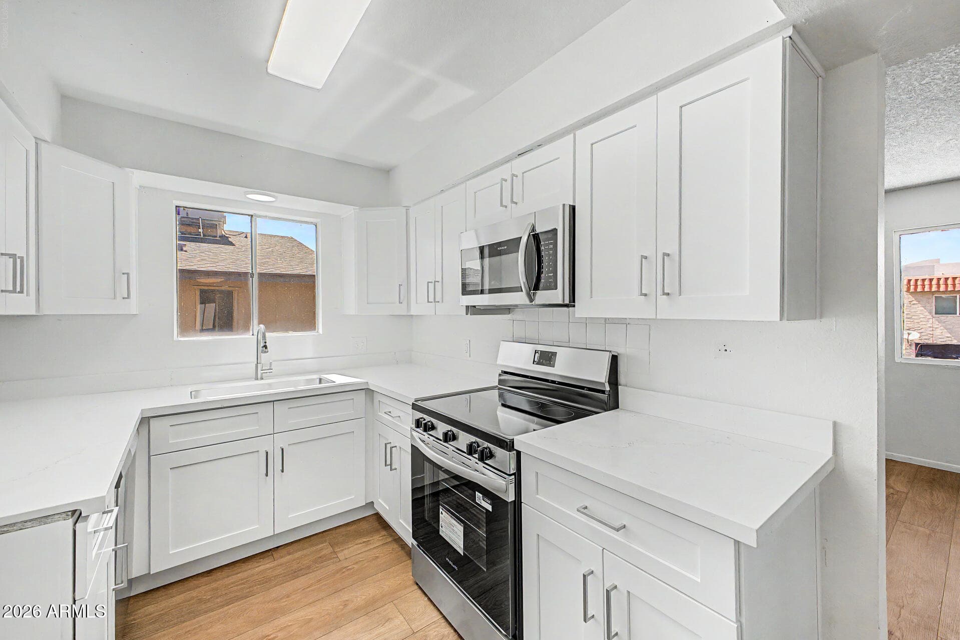 4749 E MORELAND Street, Phoenix, AZ 85008 — photo 8 of 24