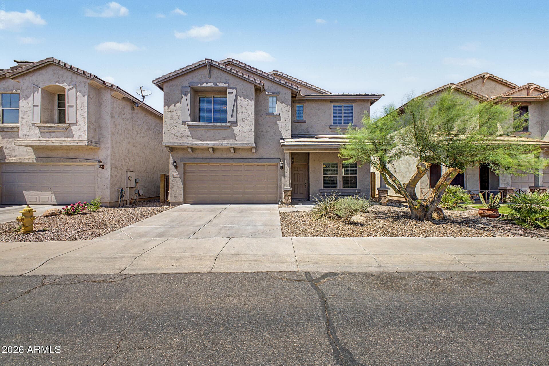 2042 W DAVIS Road, Phoenix, AZ 85023