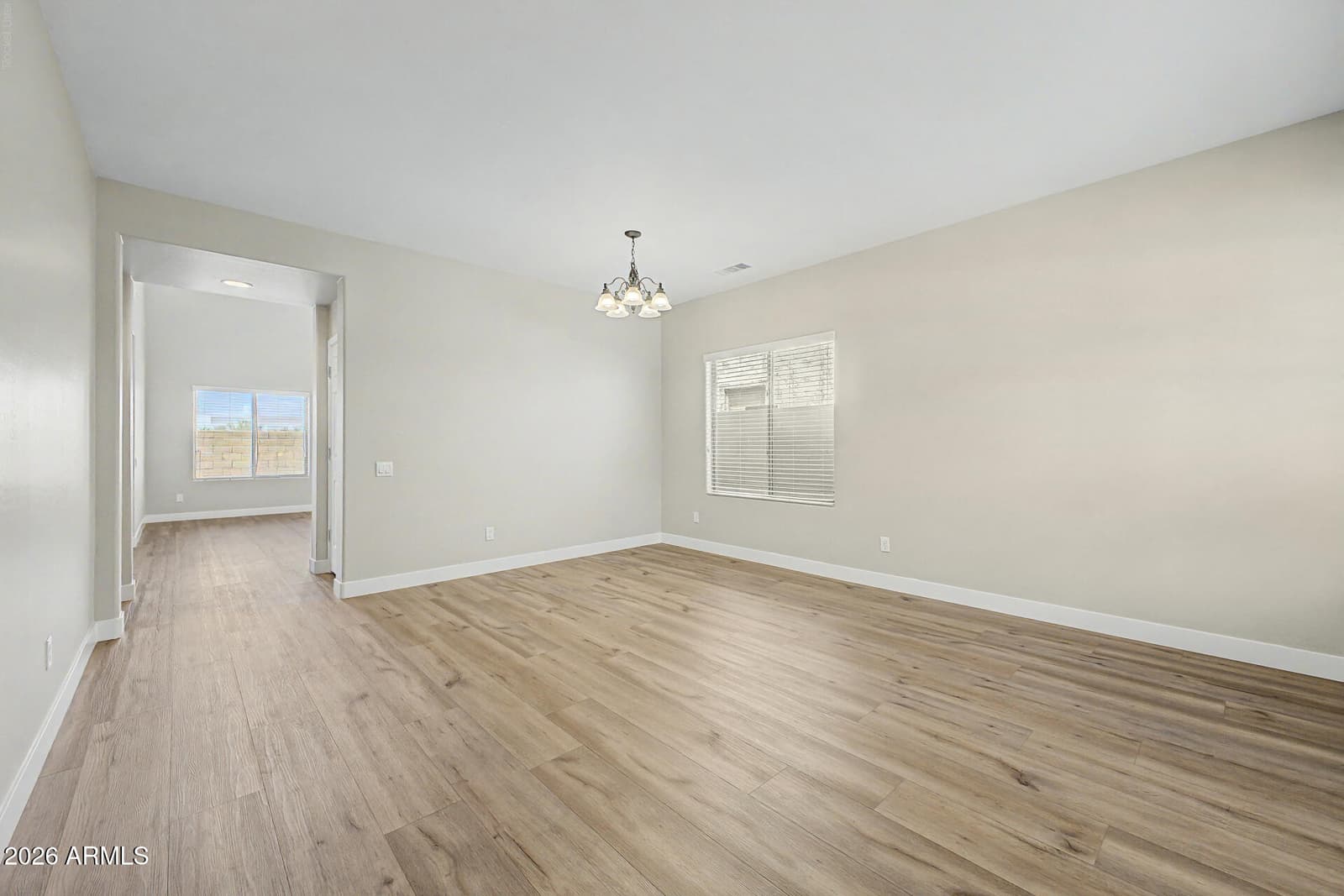 2042 W DAVIS Road, Phoenix, AZ 85023 — photo 7 of 59