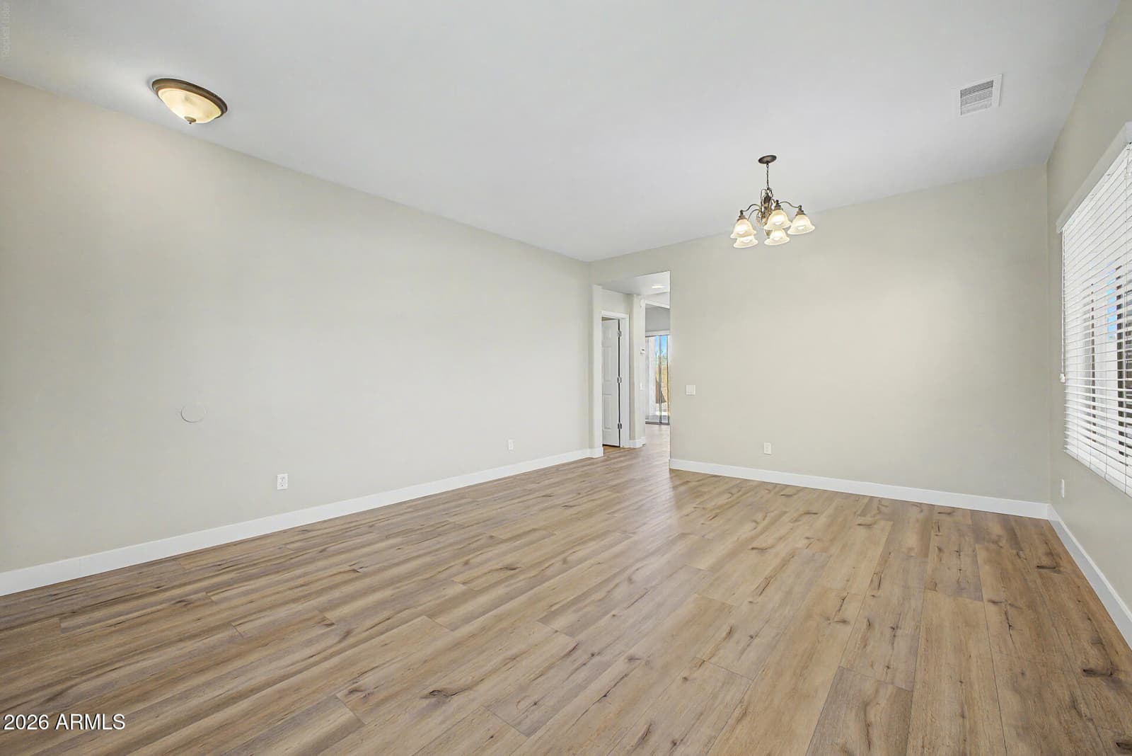 2042 W DAVIS Road, Phoenix, AZ 85023 — photo 11 of 59