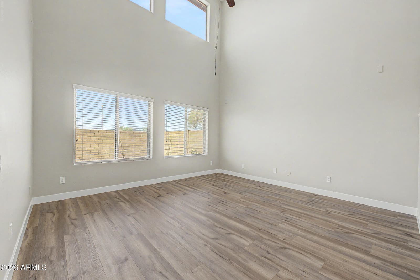 2042 W DAVIS Road, Phoenix, AZ 85023 — photo 12 of 59