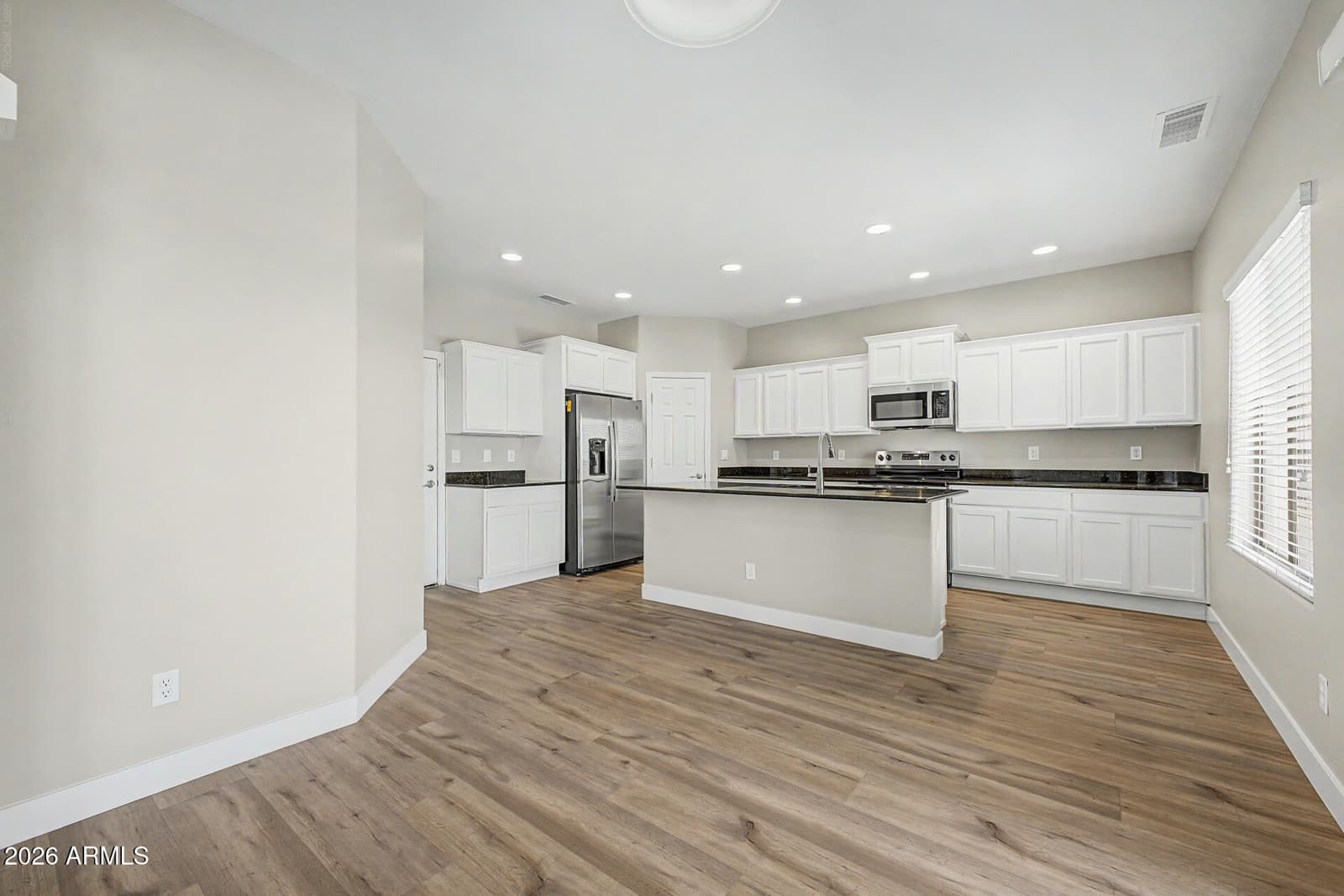 2042 W DAVIS Road, Phoenix, AZ 85023 — photo 14 of 59