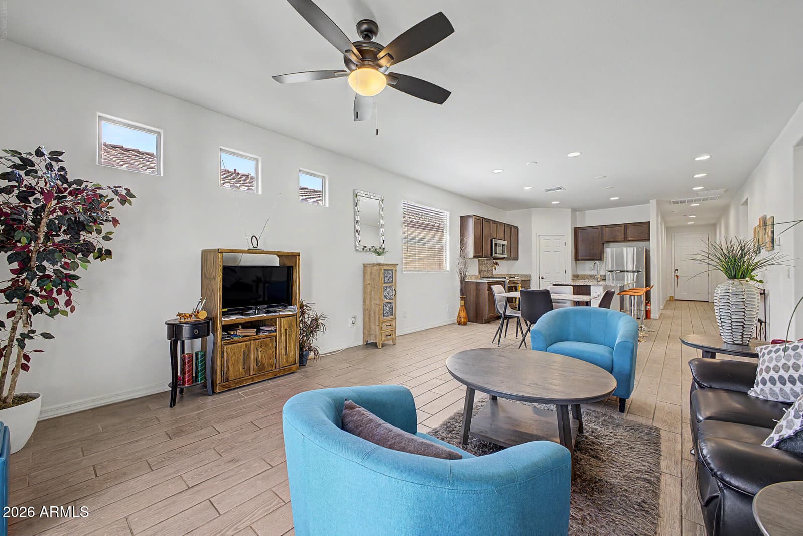 5735 W JONES Avenue, Phoenix, AZ 85043 — photo 3 of 34