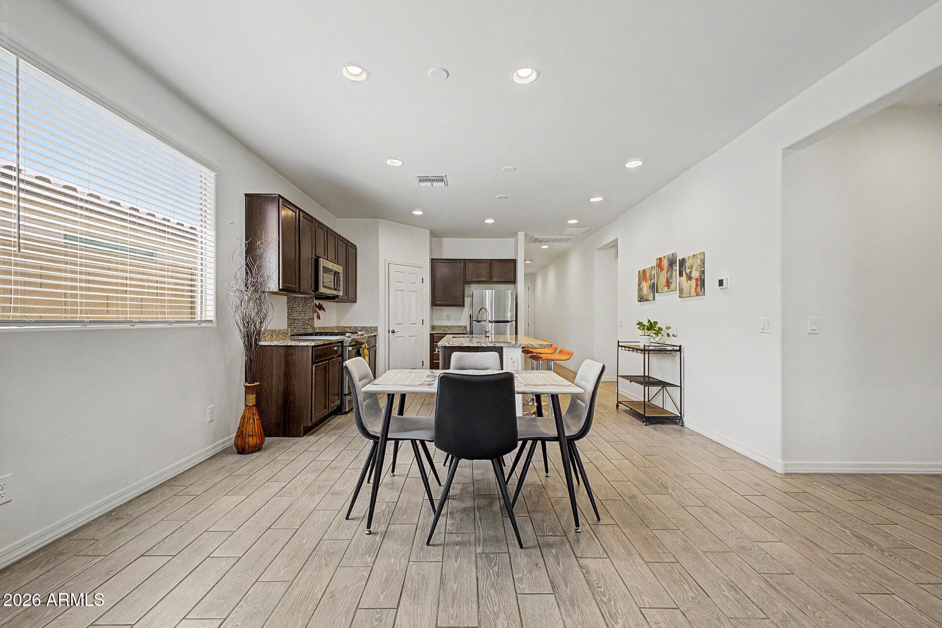 5735 W JONES Avenue, Phoenix, AZ 85043 — photo 5 of 34