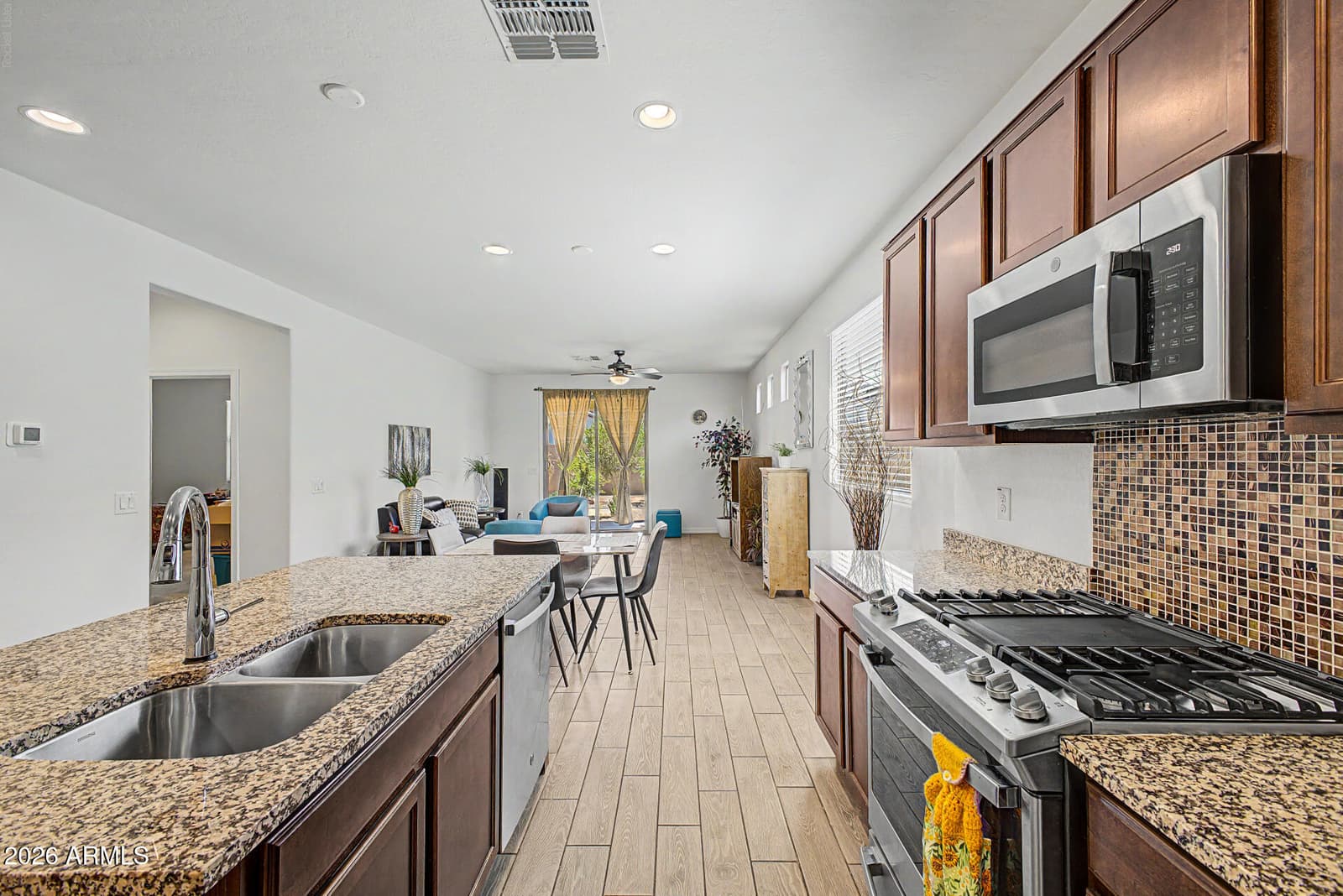 5735 W JONES Avenue, Phoenix, AZ 85043 — photo 2 of 34