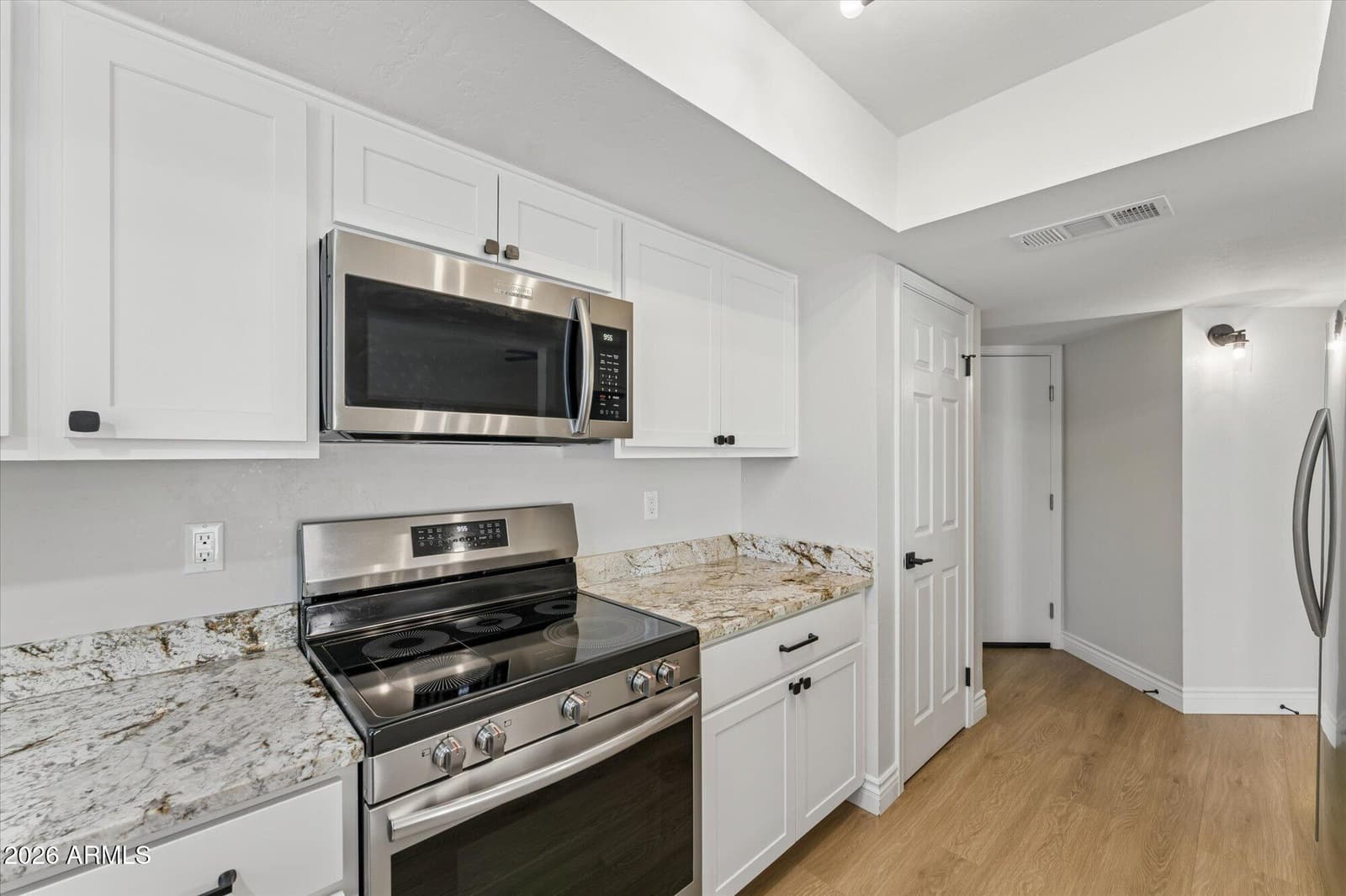13820 N 42ND Avenue, Phoenix, AZ 85053 — photo 10 of 25