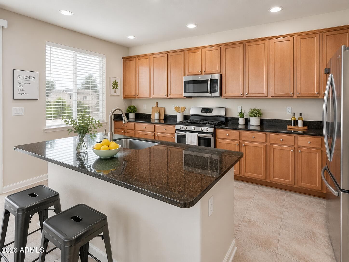 5011 S CARLYLE Drive, Gilbert, AZ 85298 — photo 4 of 44