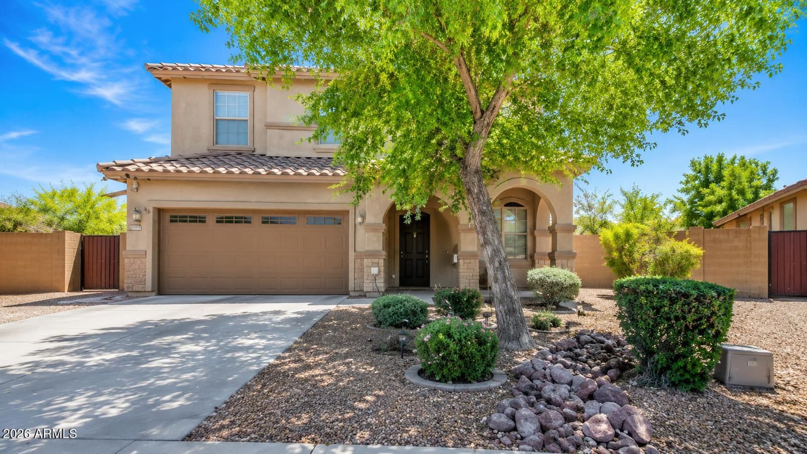 5011 S CARLYLE Drive, Gilbert, AZ 85298 — photo 6 of 44
