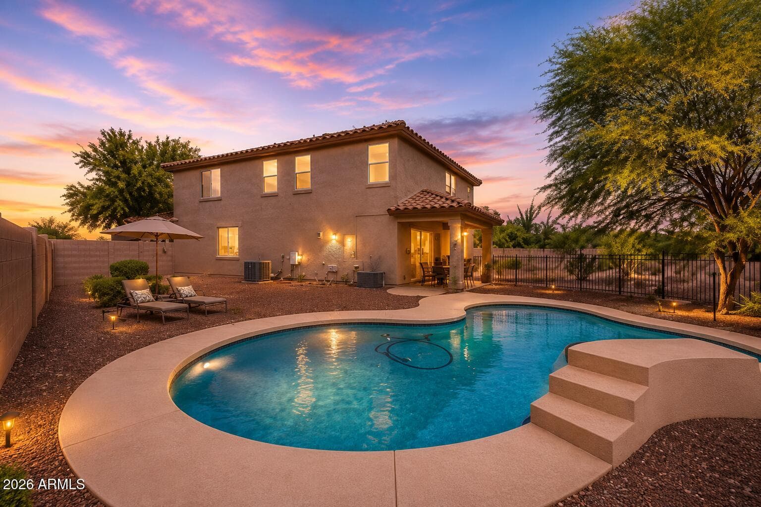5011 S CARLYLE Drive, Gilbert, AZ 85298 — photo 2 of 44