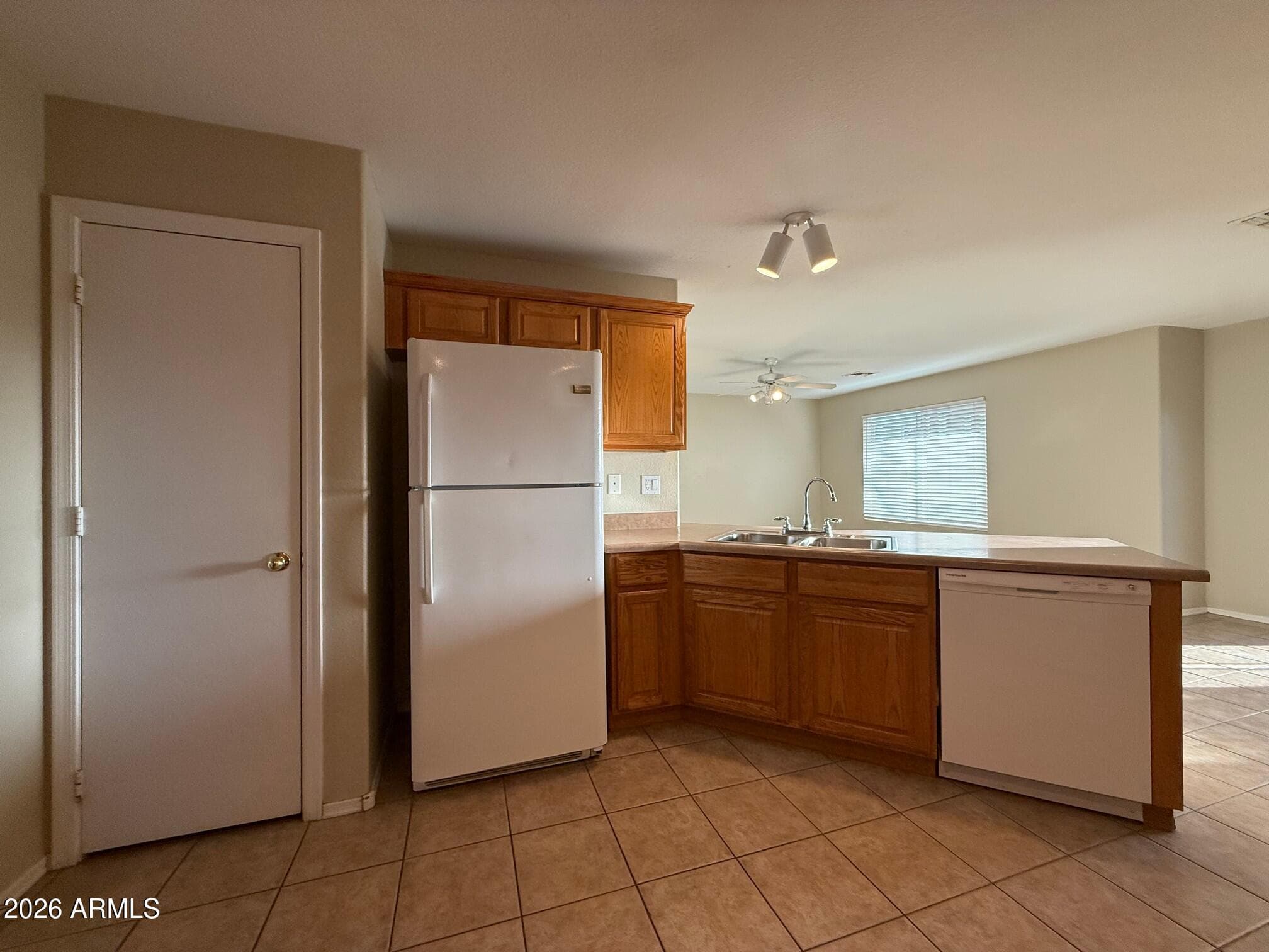 3128 N 130TH Lane, Avondale, AZ 85392 — photo 7 of 29