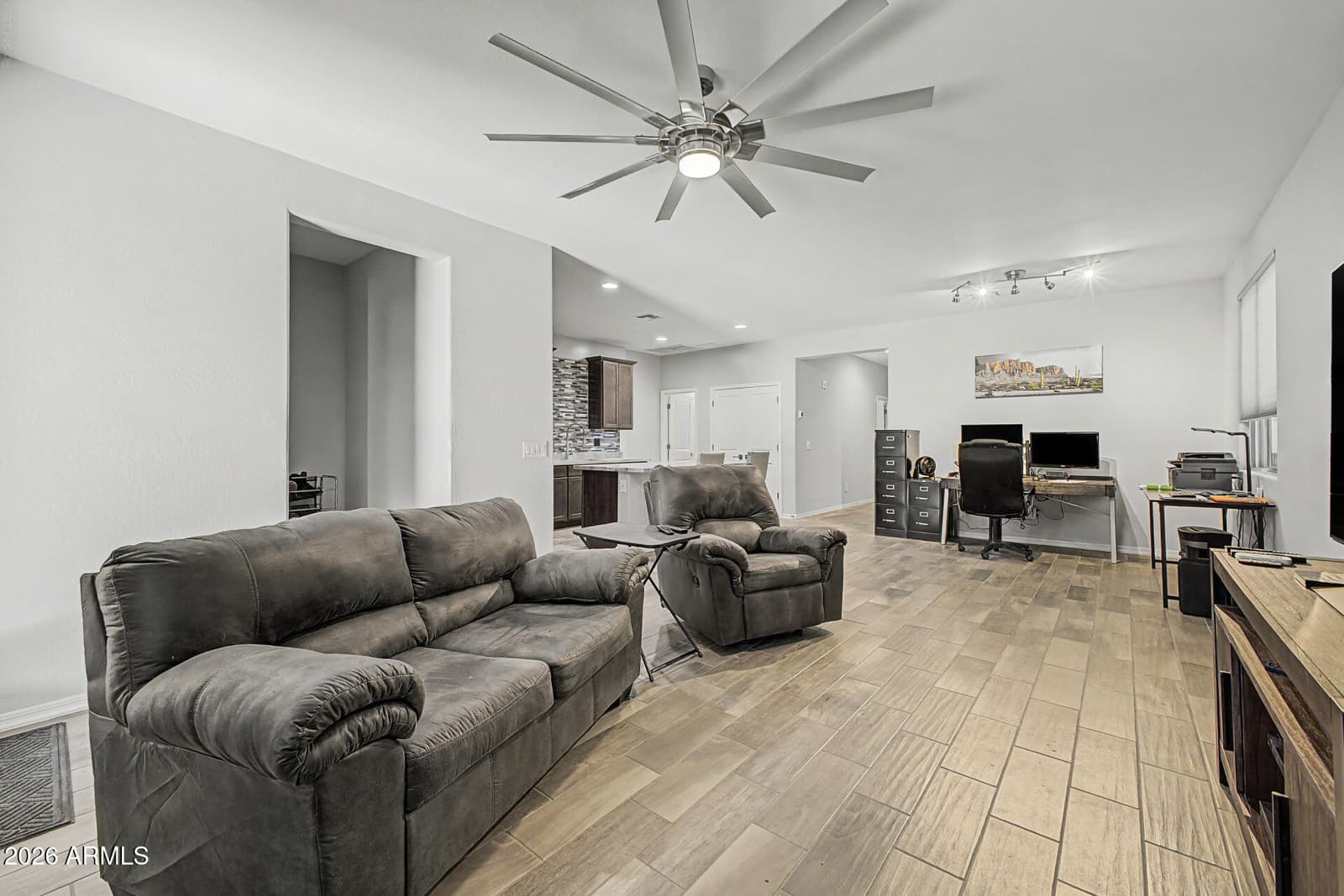 7518 S 28TH Place, Phoenix, AZ 85042 — photo 3 of 19