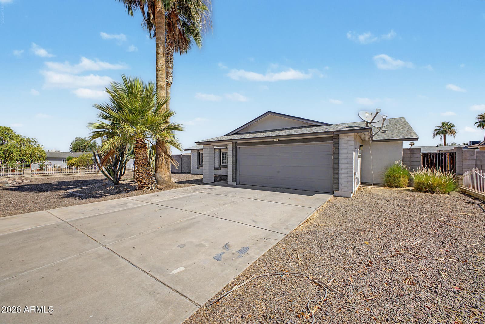 7244 W Sunnyslope Lane, Peoria, AZ 85345 — photo 3 of 23