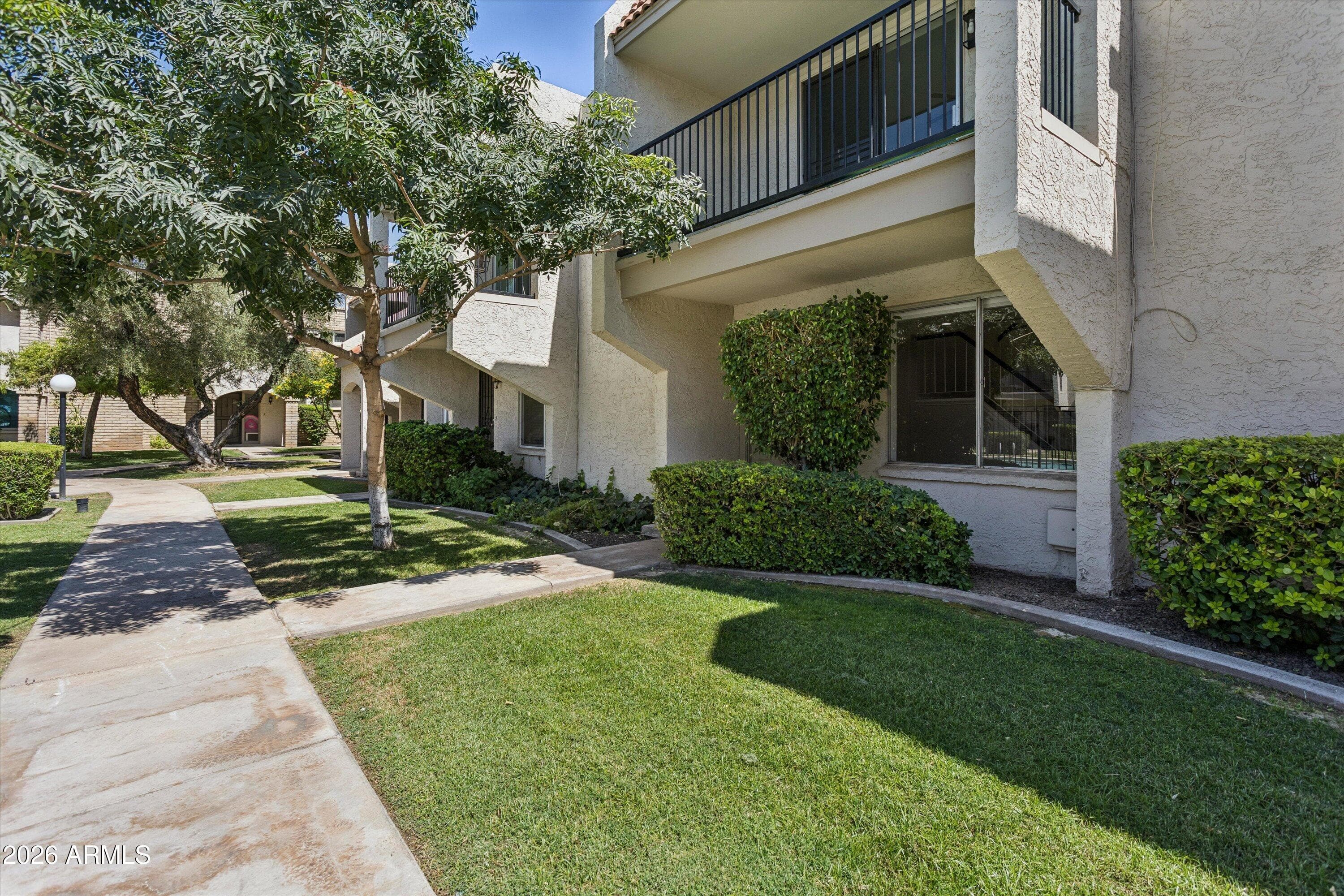 8225 N CENTRAL Avenue 41, Phoenix, AZ 85020 — photo 2 of 20