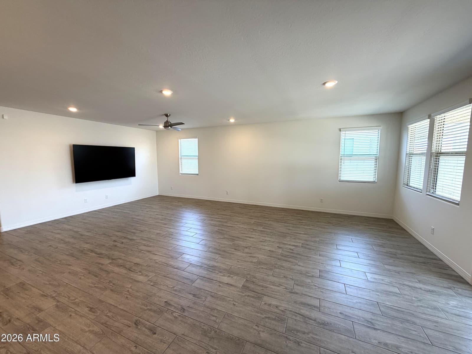 2534 W CHANUTE Pass, Phoenix, AZ 85041 — photo 6 of 25