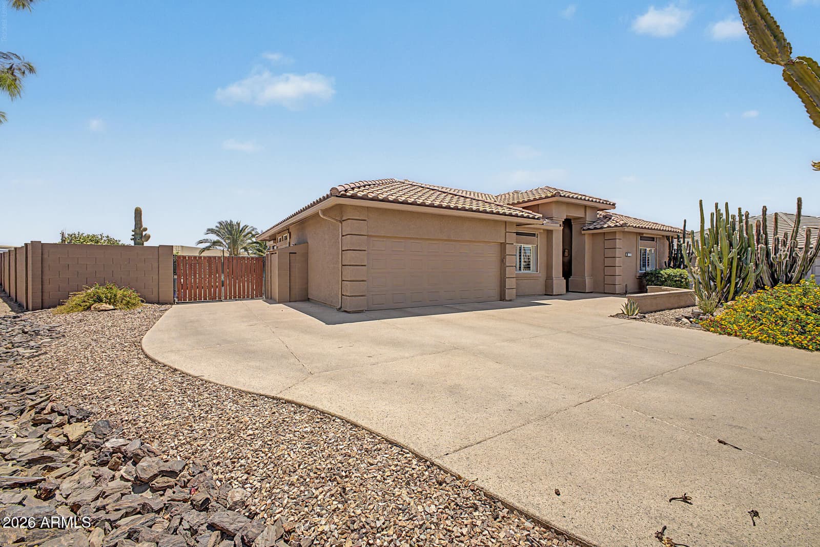 11547 E MEDINA Avenue, Mesa, AZ 85209 — photo 2 of 36