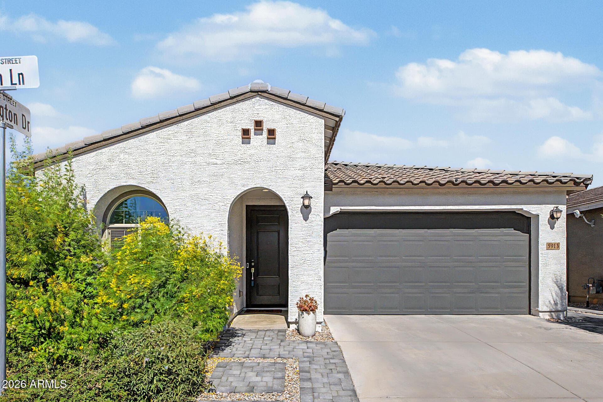 5913 S 25TH Lane, Phoenix, AZ 85041 — photo 8 of 71