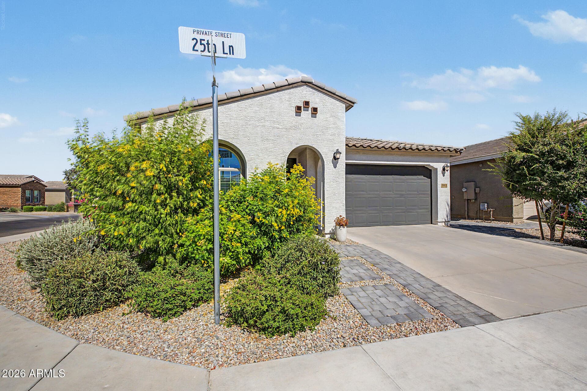 5913 S 25TH Lane, Phoenix, AZ 85041 — photo 9 of 71