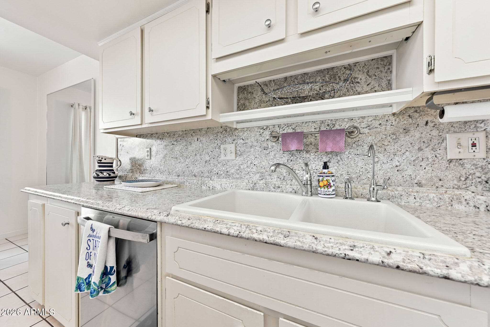 10408 W OAK RIDGE Drive, Sun City, AZ 85351 — photo 17 of 41