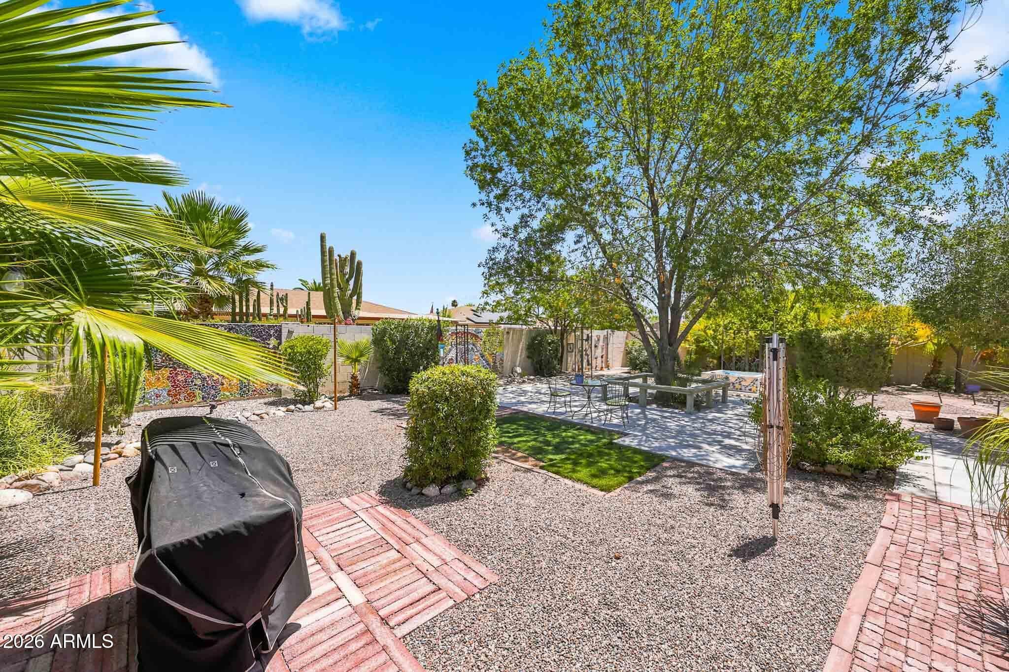 10408 W OAK RIDGE Drive, Sun City, AZ 85351 — photo 40 of 41