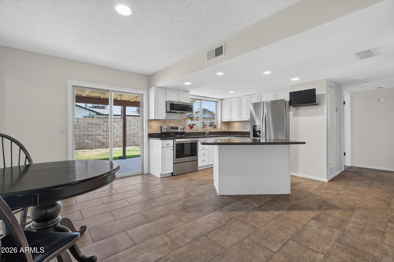 6122 W CAROL ANN Way, Glendale, AZ 85306 — photo 5 of 23