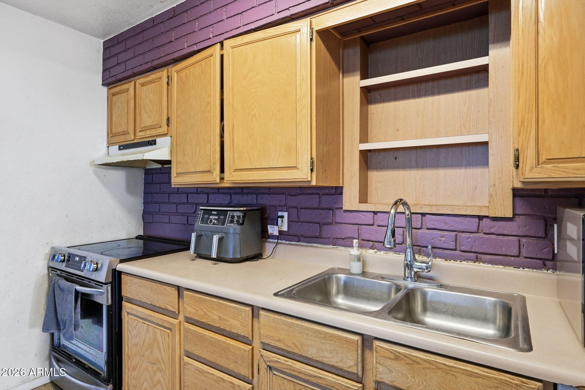 204 E HAMPTON Avenue, Mesa, AZ 85210 — photo 14 of 35