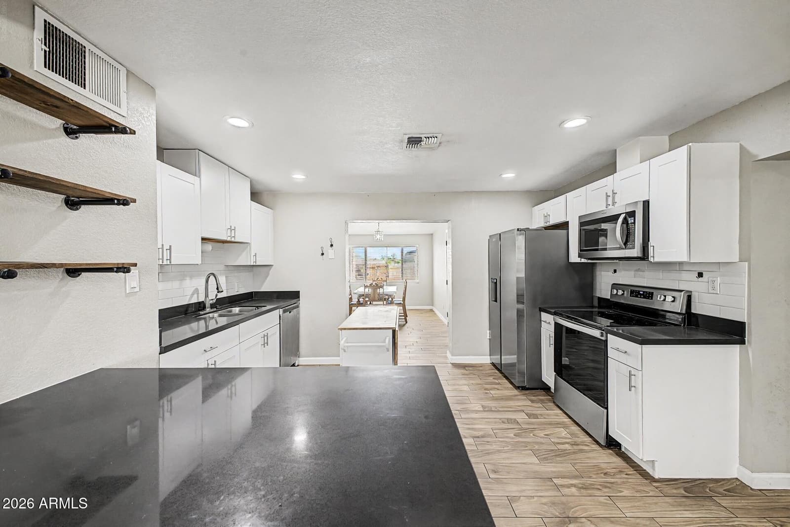 6407 E ASPEN Avenue, Mesa, AZ 85206 — photo 11 of 33