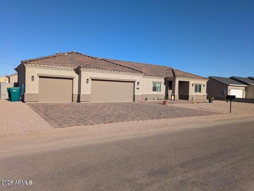 4080 N TURQUOISE Drive, Eloy, AZ 85131 — photo 3 of 21
