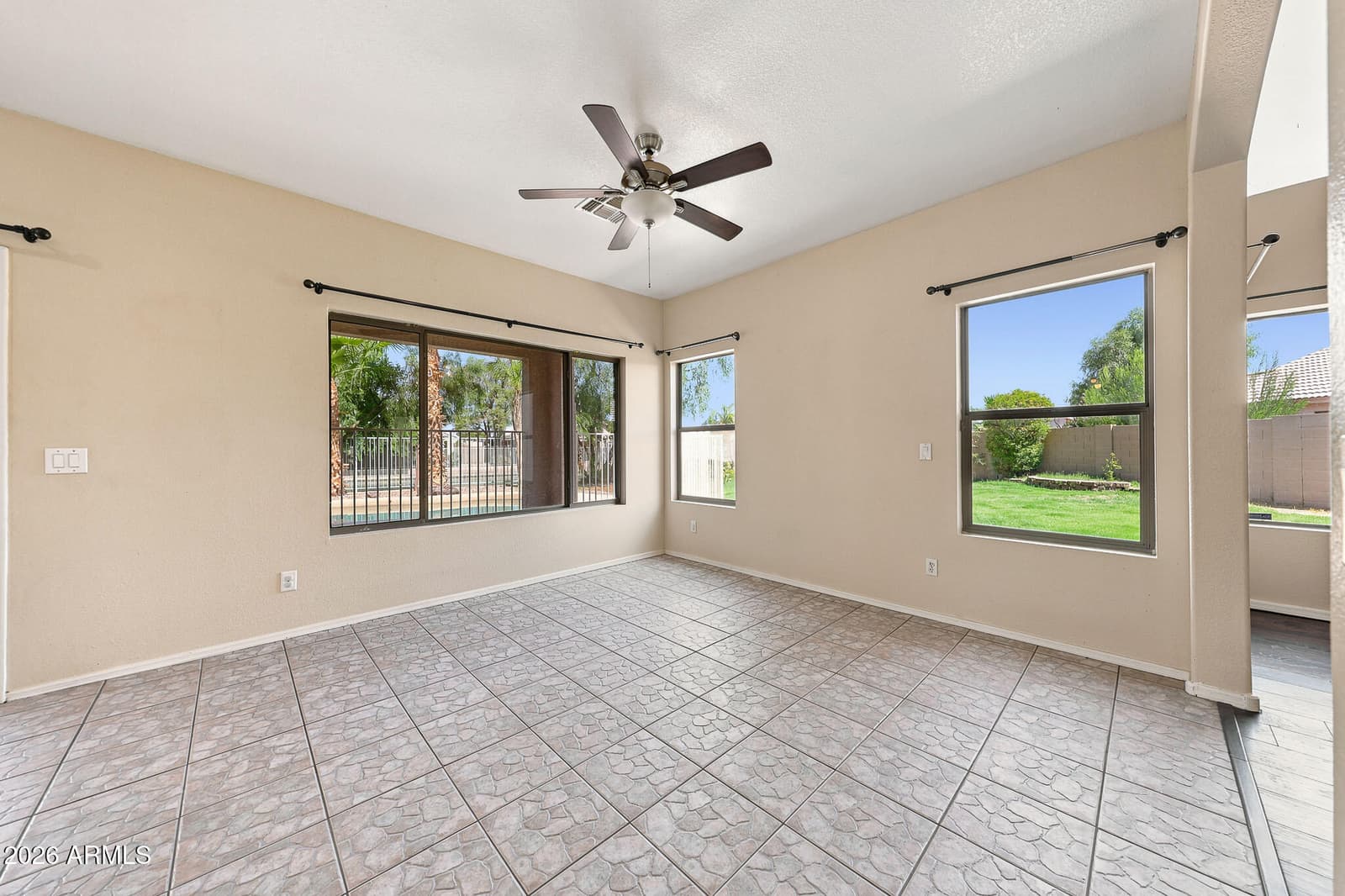 10828 W MONTE VISTA Road, Avondale, AZ 85392 — photo 8 of 32